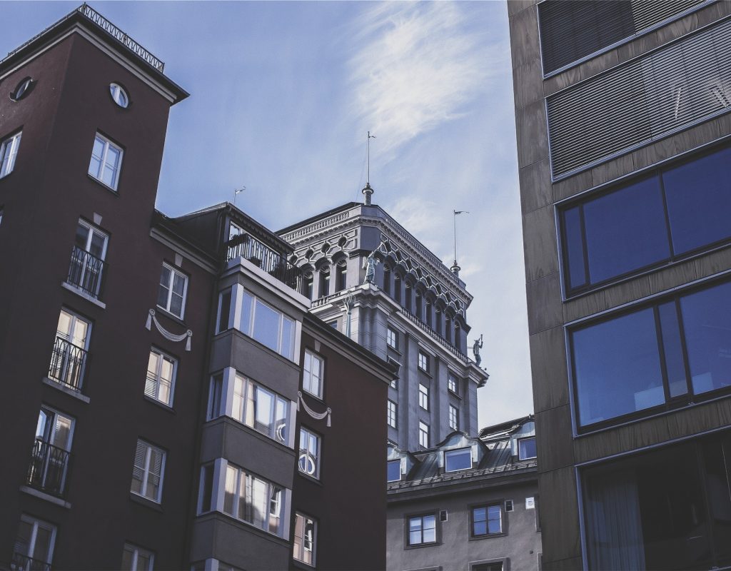 buildings-698425_1920